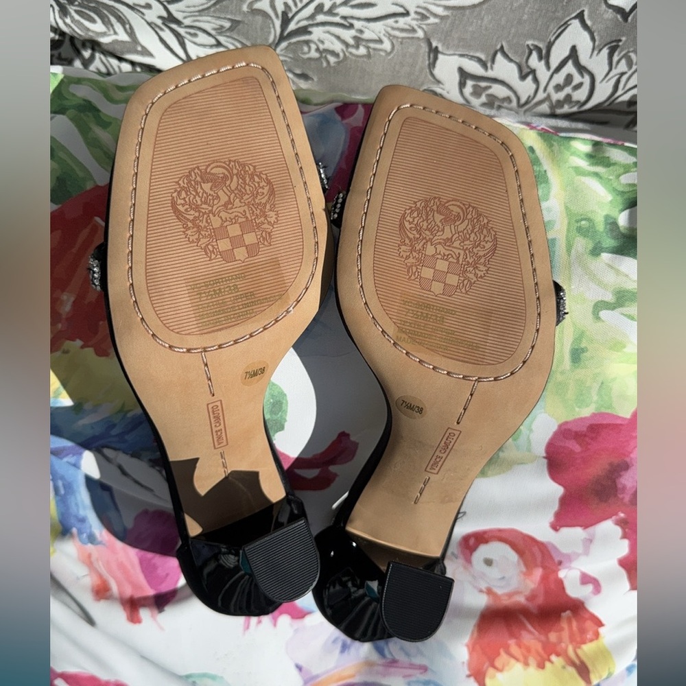 Vince Camuto 7.5 black Sorthand open toe, heeled sandal - Picture 9 of 13